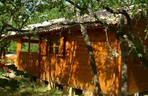 Simiane-la-Rotonde Cabin | Chalet Artémis