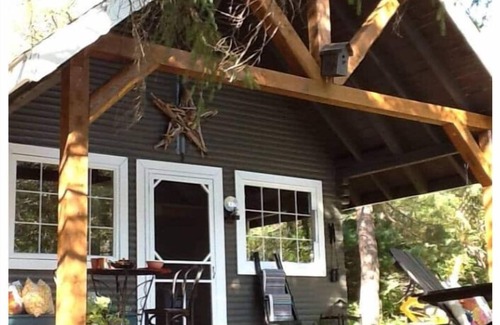 Saint-Prime Cabin | Chalet au Coeur de la Forêt et Rivière