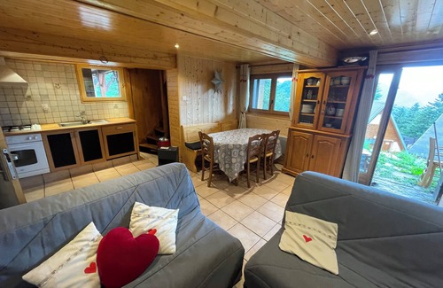 Guzet Neige Ski Chalet | Chalet au Coeur de Guzet 1500m - vue Dégagée sur les Montagnes