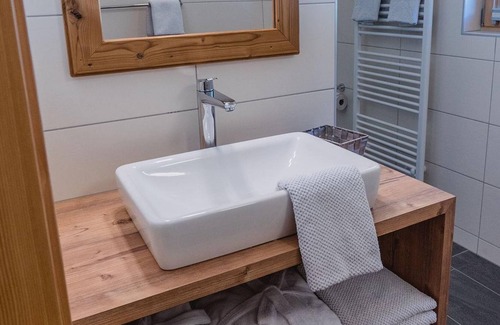 Mallnitz RV Rental | Chalet Auernig - HOCHoben camp & explore