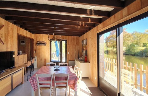 Saint-Estephe Ski Chalet | Chalet avec Terrasse sur Étang de pêche privé à Saint-Estèphe en Périgord