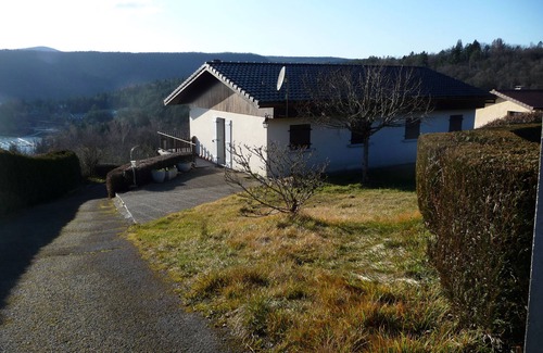 Charchilla Ski Chalet | Chalet Avec vue Magnifique sur le lac de Vouglans