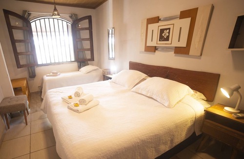 Alto Paraiso de Goias House | Chalet Beija-flor 2 suites, heated pool and sauna.