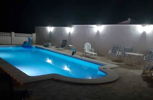 Alcanar Villa | Chalet between MER and MONTAGNE, 4 bedrooms, WIFI and free satellite TV