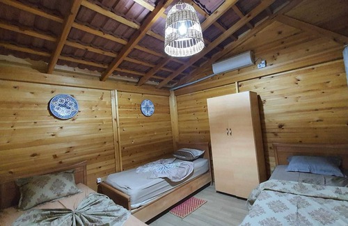 El Maamoura Ski Chalet | Chalet Bleu Dar Oufa