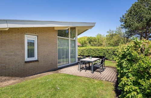 Domburg House | Chalet by Dutch Coast with Private Garden