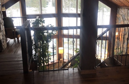Saint Donat Cabin | Chalet Paisible au Bord du lac en Plein Coeur de la Nature sur un Domaine Boisé