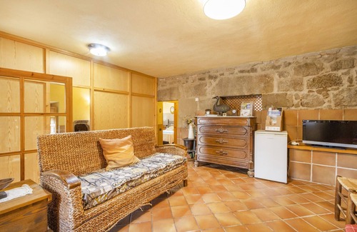 Casserres House | Chalet 'Cal Viudet' with Mountain View, Private Pool and Wi-Fi