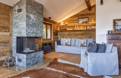 La Tzoumaz House | Chalet Capricorne -Impeccable Ski in/out Chalet with Sauna and views