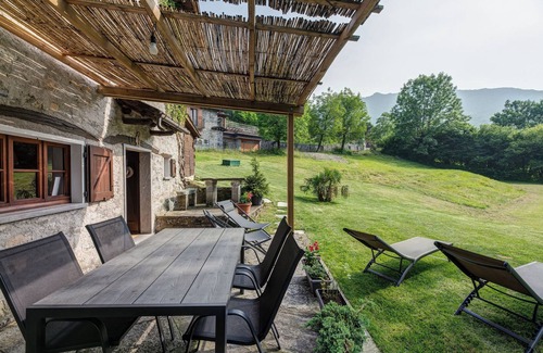 Schignano Ski Chalet | Chalet 'Casa di Nini' with Private Terrace, Private Garden and Wi-Fi