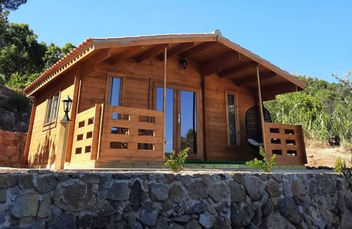 Barracao Ski Chalet | Chalet "Chalé" with Mountain View, Shared Pool & Wi-Fi
