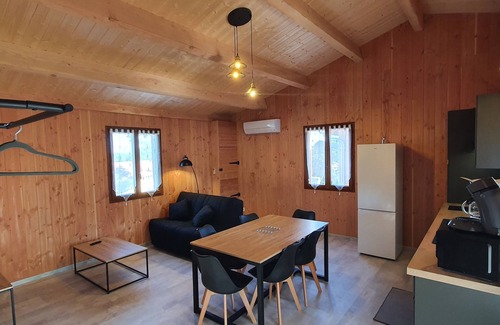Montreal Ski Chalet | Chalet Chataigniers-holiday home 4/6 people