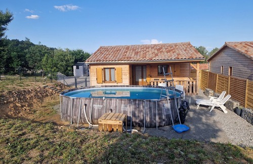 Montreal Ski Chalet | Chalet Chataigniers-holiday home 4/6 people