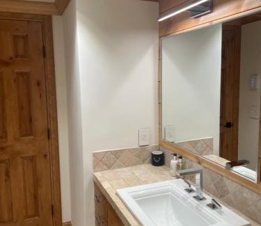 Aspen Apartment | Chalet Chic 2BR plus Queen Sleeper Sofa