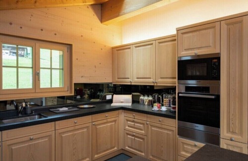 Grindelwald Ski Chalet | Chalet Columba, Four Bedroom duplex Apartment in Grindelwald with Mountain View2