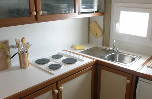 Echassieres Cottage | Chalet cosy en pleine nature avec piscine, parfait pour famille, draps inclus, animaux acceptés