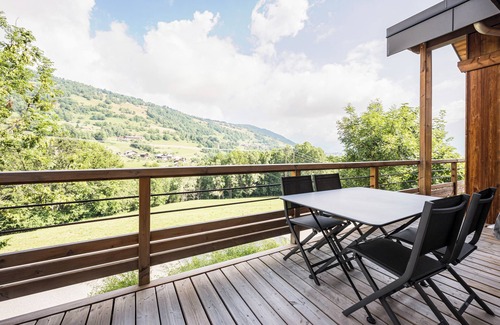 Les Avanchers-Valmorel Ski Chalet | Chalet "Dolyo" with Mountain View, Private Terrace and Wi-Fi