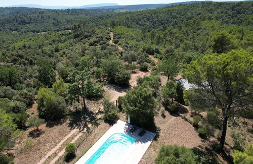 Barjols Ski Chalet | Chalet Dans Plusieurs Hectares de Nature Avec Piscine Privée
