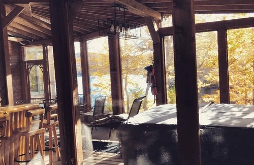 Mauricie Ski Chalet | Chalet de la Presqu'île, private spa