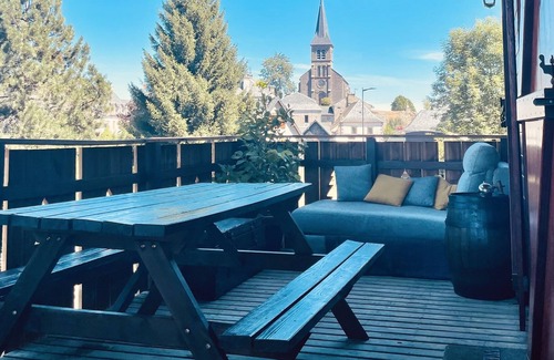Saint-Genes-Champespe Ski Chalet | Chalet des marmottes in Sancy near the ski slopes. 1000m of land