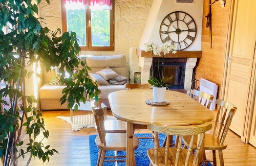 Saint-Genes-Champespe Ski Chalet | Chalet des marmottes in Sancy near the ski slopes. 1000m of land