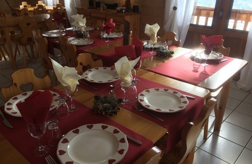 Feissons-sur-Salins Cottage | CHALET DE LA YODINE - GITE 27 PEOPLE IN SAVOIE - TARENTAISE VANOISE bedroom 4