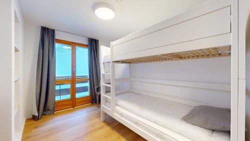 Les Mayens-de-Sion House | Chalet de l Ours AUTHENTIC Etage Tournay 12 pers
