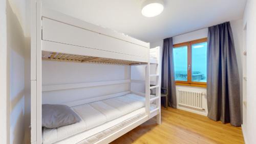 Les Mayens-de-Sion House | Chalet de l Ours AUTHENTIC Etage Valerie 12 pers