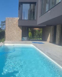 Nigran House | Chalet de lujo con piscina cercano a la playa