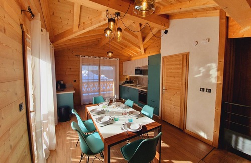 Morzine Ski Chalet | Chalet Delphinette, Morzine, Ski, Private Jacuzzi