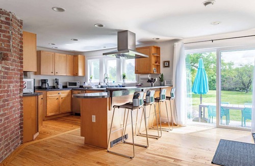 Great Barrington House | Chalet des Collines: 5 Mins to Catamount