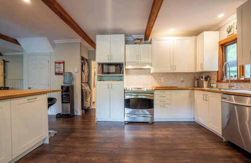 Namur Ski Chalet | Chalet Famille au Grand air | Spa, Pool table, Lake Access