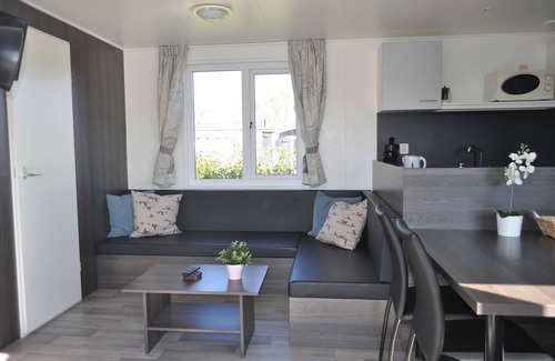 Serooskerke Ski Chalet | Chalet Florence 5 , 6- Persoons met Veel Privacy; Huisdiervrij,ruime Tuin