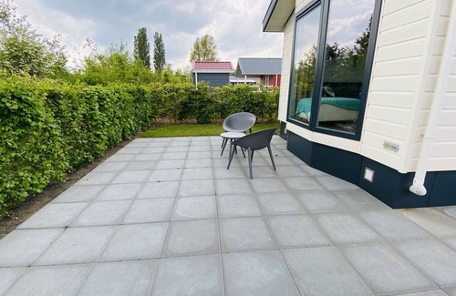 Ouwerkerk House | Chalet for 4 persons on a cozy campsite in Ouwerkerk