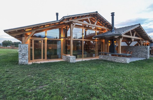 Razlog Ski Chalet | Chalet for up to 10 people with sauna, private home theater and hot tub