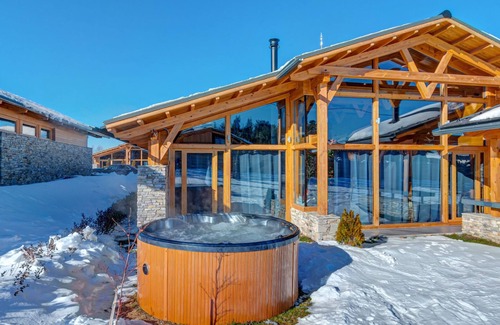 Razlog Ski Chalet | Chalet for up to 10 people with sauna, private home theater and hot tub