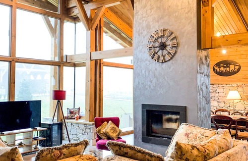 Razlog Ski Chalet | Chalet for up to 10 people with sauna nestled in the valley of 3 mountains