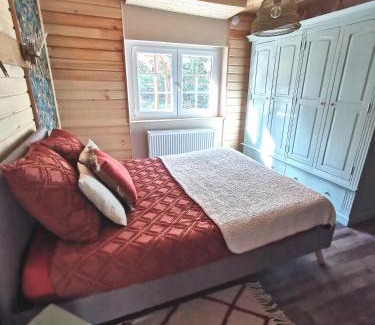 Deneuvre Ski Chalet | Chalet - gîte avec étang
