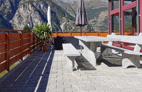 St. Niklaus Apartment | Chalet Grächen / St. Niklaus with a panoramic view of several four-thousanders