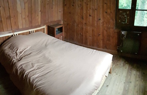 Maisdon-sur-Sevre Ski Chalet | Chalet in the heart of a park