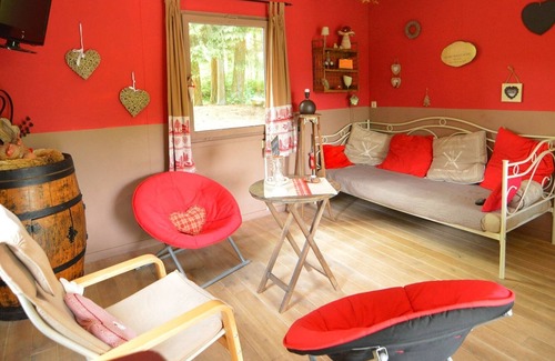 Houffalize Ski Chalet | Chalet in a green and peaceful environment.