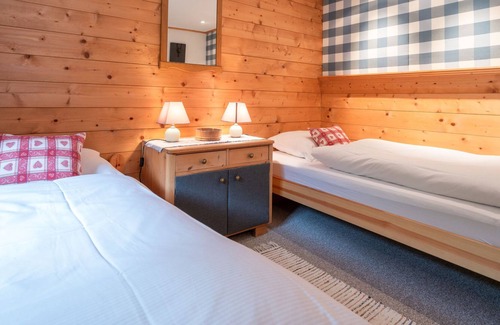 Aschau bei Kirchberg Ski Chalet | Chalet in Kirchberg with terrace and garden