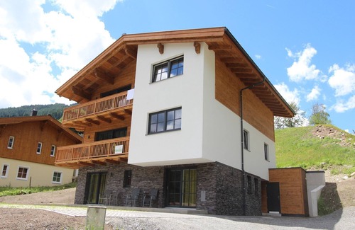 Vorderglemm Ski Chalet | Chalet in Saalbach by Jausern Ski Lift