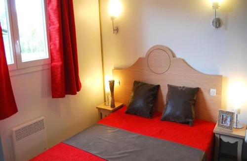 Castelmoron-sur-Lot Ski Chalet | Chalet in France with Garden Terrace