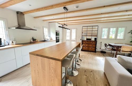 Lausanne Ski Chalet | Chalet in Lausanne on edge of woods with river