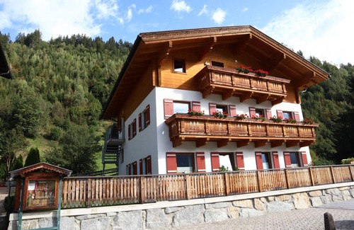 Schonbach Apartment | Chalet in Neukirchen near Wildkogel Arena