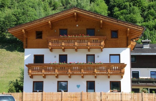 Schonbach Apartment | Chalet in Neukirchen near Wildkogel Arena