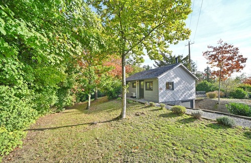 Somme-Leuze Ski Chalet | Chalet in Somme-Leuze with Stunning Garden