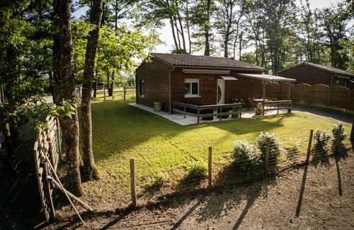 Thenon Ski Chalet | Chalet in the heart of the Périgord Noir in the Gîtes de l'Orée du bois.
