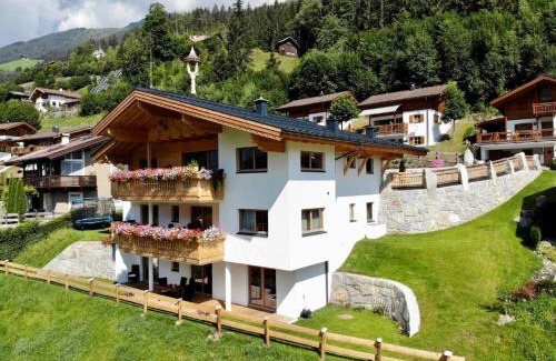 Wald im Pinzgau Apartment | Chalet in Wald near Ski Slopes